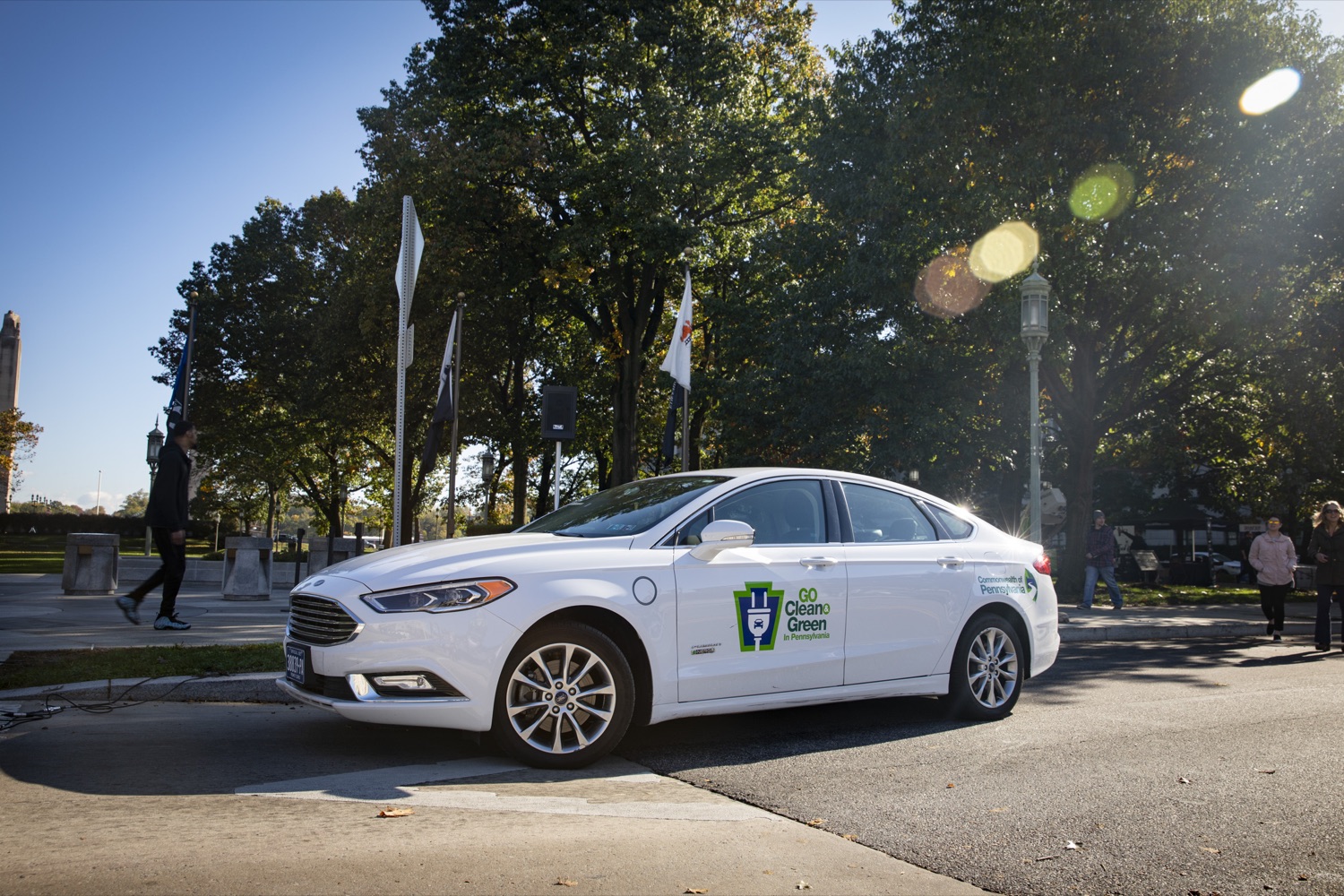 The Drive Electric PA Coalition and the interagency GreenGov Council hold an interactive display of electric and hybrid vehicles during a Ride & Drive Event at the Capitol Complex on October 23, 2019.<br><a href="https://filesource.amperwave.net/commonwealthofpa/photo/17449_DGS_DRIVE_ELECTRIC_CZ_03.JPG" target="_blank">⇣ Download Photo</a>