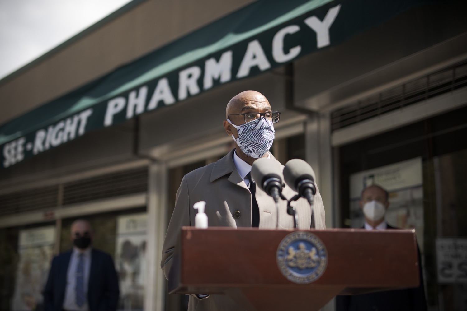 David Saunders, Director, DOHs Office of Health Equity speaking with the press.  Governor Tom Wolf today visited See-Right Pharmacy in Harrisburg to learn more about how the local, neighborhood pharmacy is vaccinating community members and to talk about COVID-19 vaccine hesitancy in Pennsylvania. Harrisburg, PA  April 22, 2021<br><a href="https://filesource.amperwave.net/commonwealthofpa/photo/18704_gov_seeRight_dz_002.jpg" target="_blank">⇣ Download Photo</a>