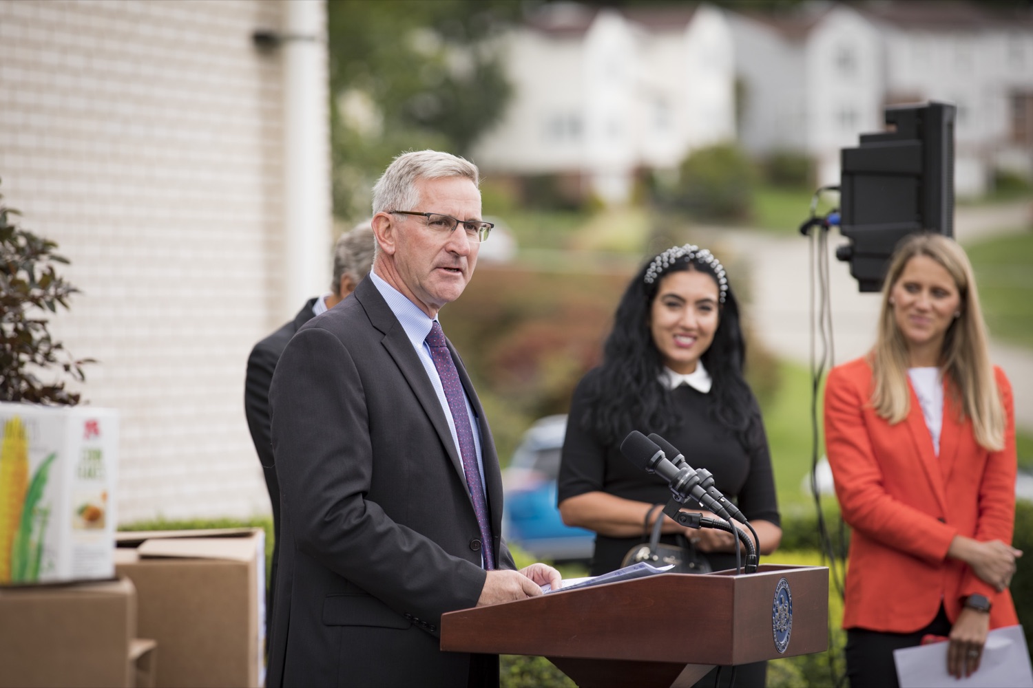 Department of Agriculture Secretary Russell Redding announces partnership with DoorDash to deliver meals to seniors in need, in Delmont, PA on September 23, 2021.<br><a href="https://filesource.amperwave.net/commonwealthofpa/photo/19091_ag_doordash_cz_01.jpg" target="_blank">⇣ Download Photo</a>
