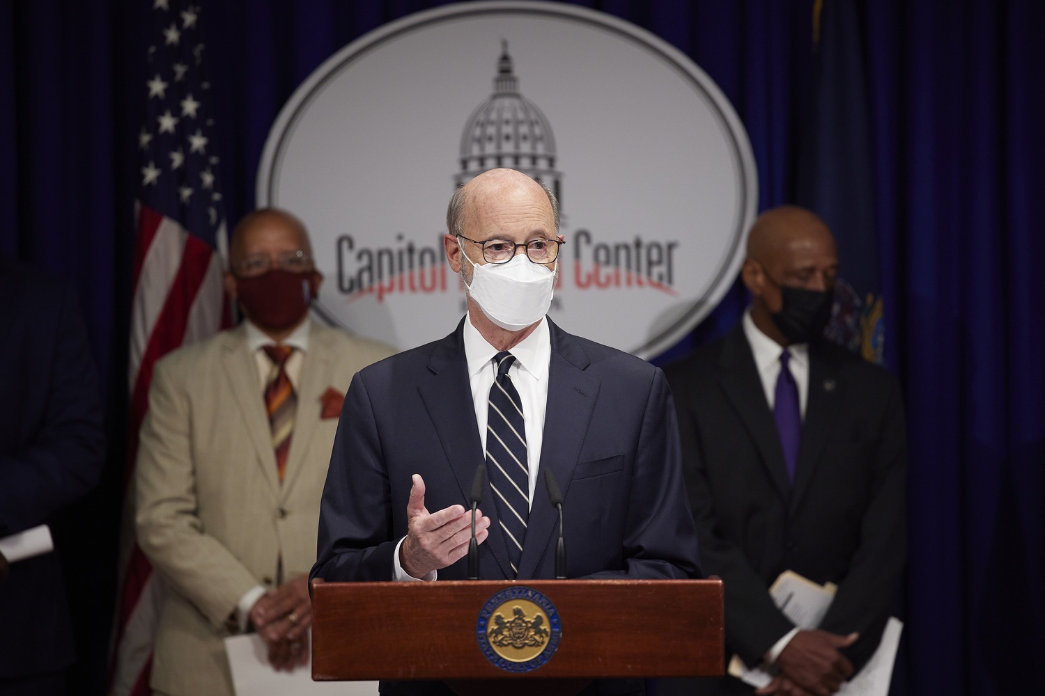Pennsylvania Governor Tom Wolf speaking with the press.  Governor Tom Wolf today applauded proposed legislation that will statutorily establish policies and programs to ensure that small, diverse and veteran-owned businesses continue to receive the support and opportunities they deserve in state contracting.  Harrisburg, PA  September 27, 2021<br><a href="https://filesource.amperwave.net/commonwealthofpa/photo/20082_gov_disbo_dz_001_copy.jpg" target="_blank">⇣ Download Photo</a>