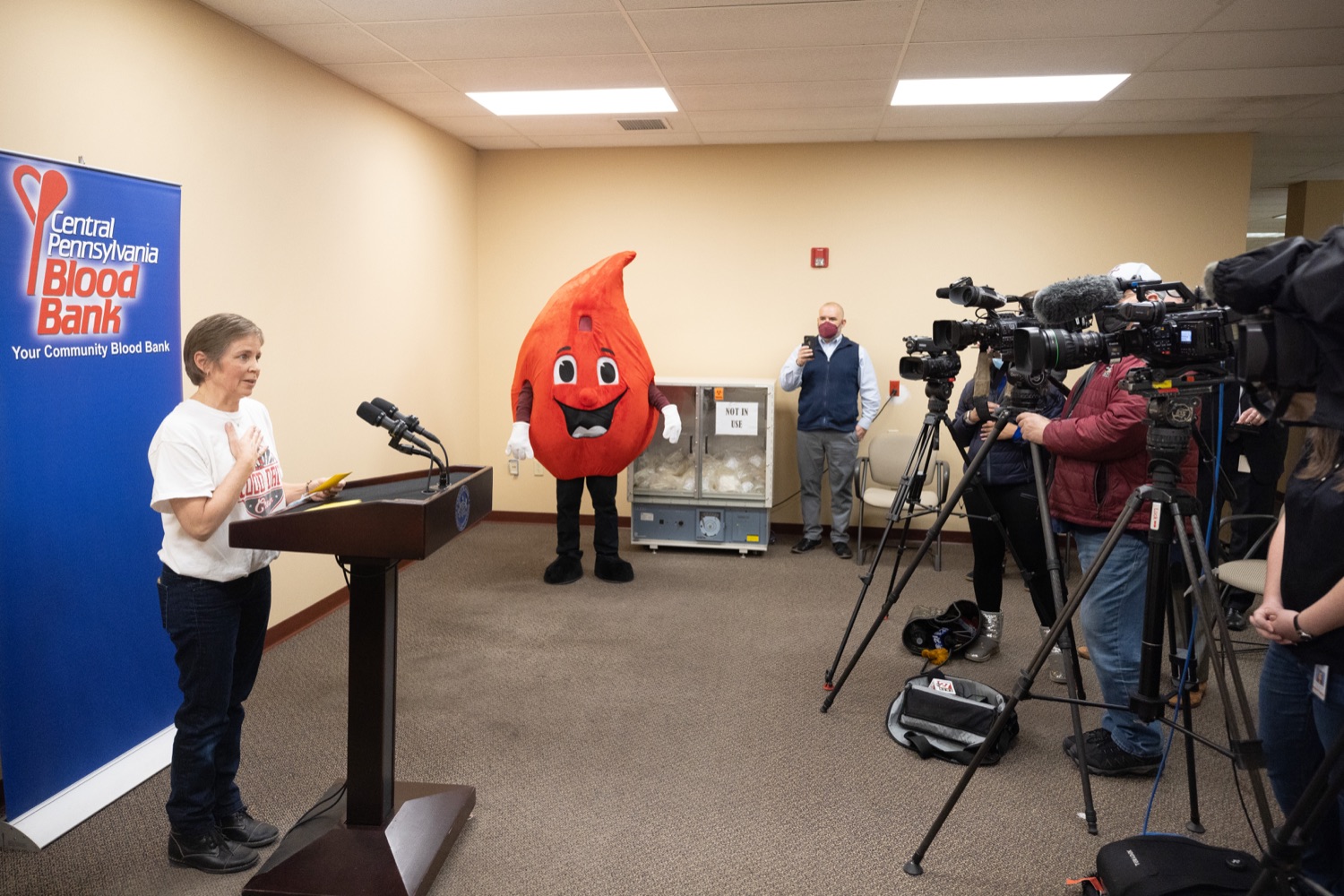 Jeannie Goldstein advocate for the Central Pennsylvania Blood Bank speaks with the press. Pennsylvania Physician General Dr. Denise Johnson and Patrick Bradley, President and CEO of the Central Pennsylvania Blood Bank, expressed their growing concern over the dramatically decreasing number of volunteers who regularly donate blood, during a news conference highlighting the critical need for blood donation across the commonwealth.  February 03, 2022 - Hummelstown, Pa<br><a href="https://filesource.amperwave.net/commonwealthofpa/photo/20488_doh_bloodShortage_dz_009.jpg" target="_blank">⇣ Download Photo</a>