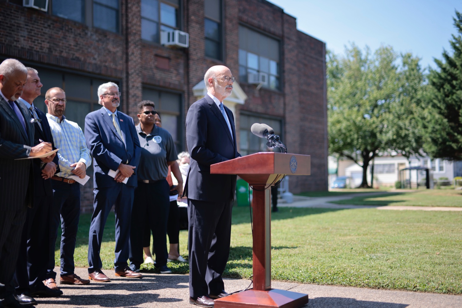 Gov. Wolf, Legislators Reintroduce PA Opportunity Program, Continue Fight for $2,000 Direct Payments to Pennsylvanians.<br><a href="https://filesource.amperwave.net/commonwealthofpa/photo/22070_gov_opportunityFund_03.jpg" target="_blank">⇣ Download Photo</a>