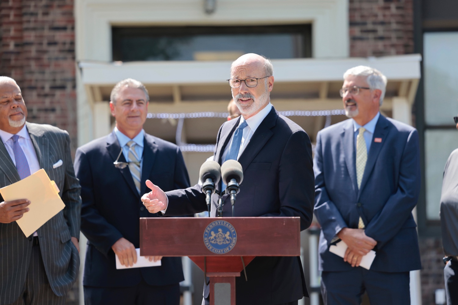 Gov. Wolf, Legislators Reintroduce PA Opportunity Program, Continue Fight for $2,000 Direct Payments to Pennsylvanians.<br><a href="https://filesource.amperwave.net/commonwealthofpa/photo/22070_gov_opportunityFund_06.jpg" target="_blank">⇣ Download Photo</a>