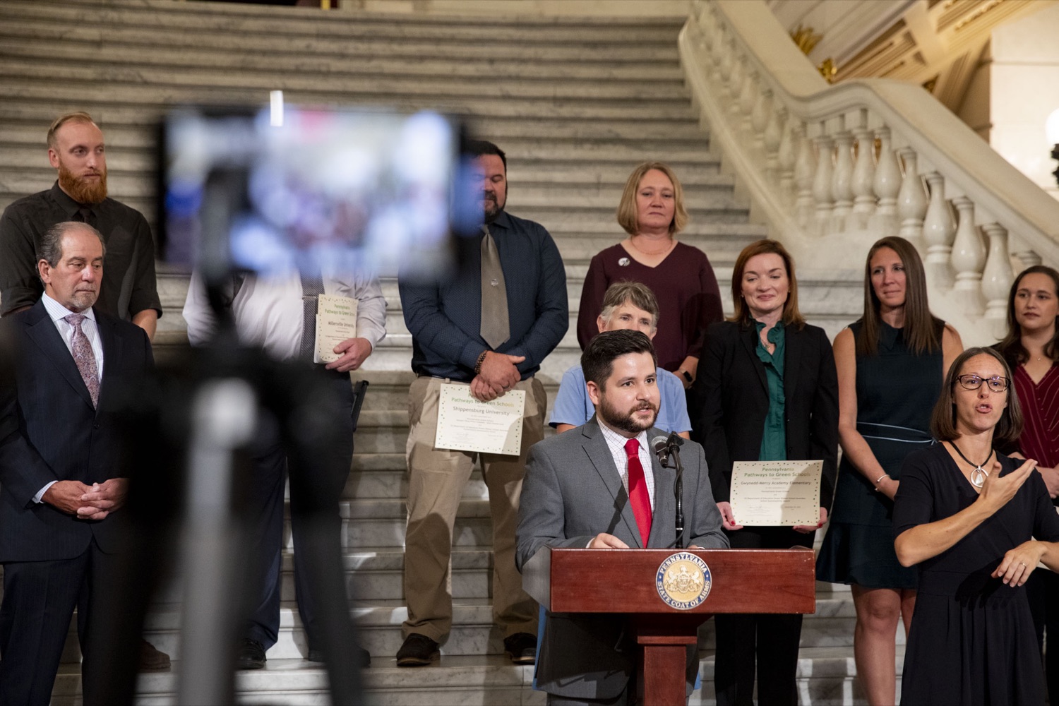 Eric Hagarty, Department of Education Acting Secretary, applauds schools for helping students engage in environmental sustainability practices, in Harrisburg, PA on September 20, 2022.<br><a href="https://filesource.amperwave.net/commonwealthofpa/photo/22151_dcnr_pathways_cz_09.jpg" target="_blank">⇣ Download Photo</a>