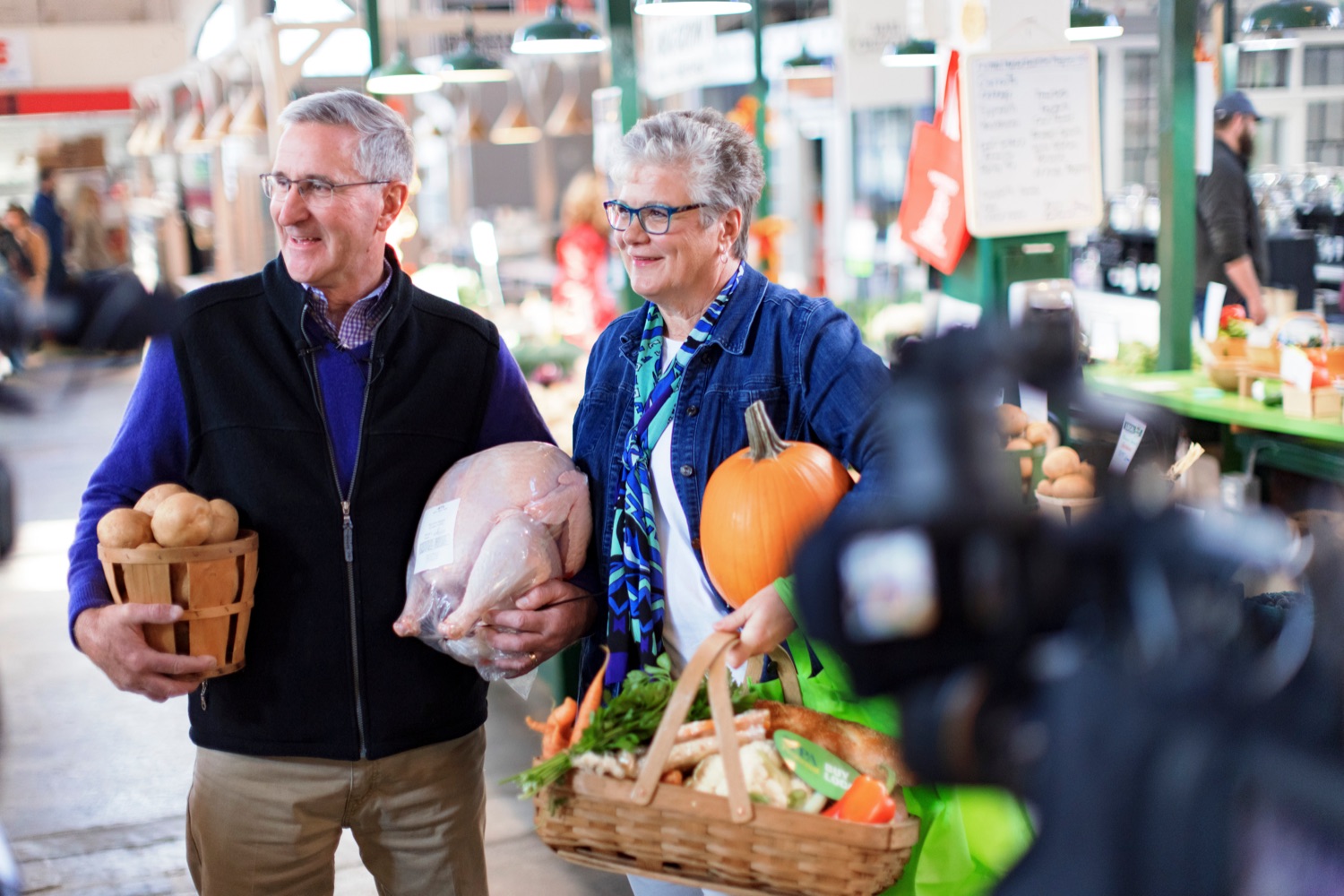 Agriculture Secretary Russell Redding and First Lady of Agriculture Nina Redding hold their PA Preferred® ingredients for their family Thanksgiving celebration at York Central Market House on Thursday, November 17, 2022.<br><a href="https://filesource.amperwave.net/commonwealthofpa/photo/22347_AG_Thanksgiving_Shopping_NK_022.JPG" target="_blank">⇣ Download Photo</a>