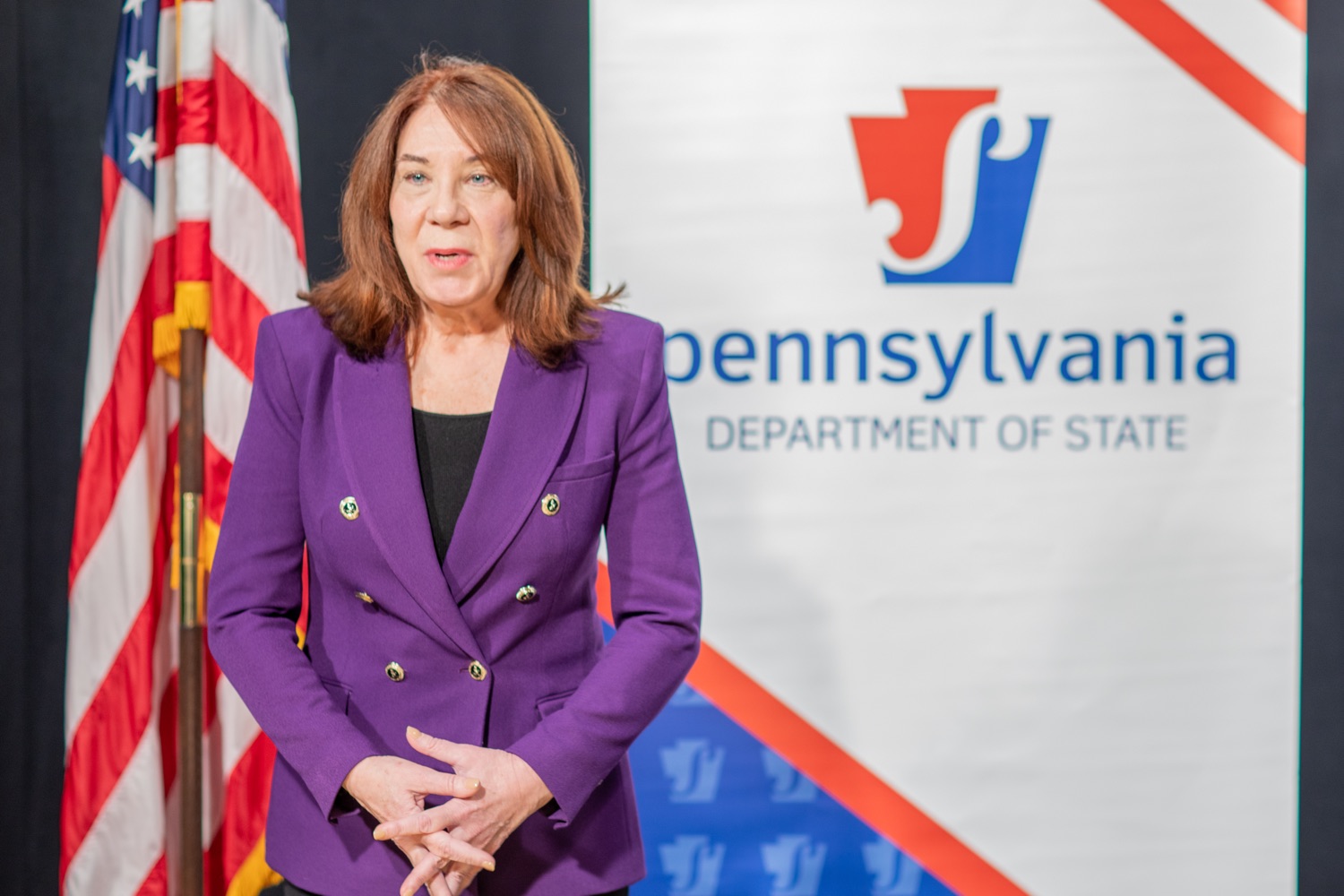 Executive Deputy Secretary Pam Iovino helps launch a statewide risk-limiting audit (RLA) of the 2022 midterm election by the rolling of 10-sided dice to generate the random 20-digit seed number counties will use to retrieve batches of ballots to be audited.<br><a href="https://filesource.amperwave.net/commonwealthofpa/photo/22366_DOS_AuditDice_05.jpeg" target="_blank">⇣ Download Photo</a>