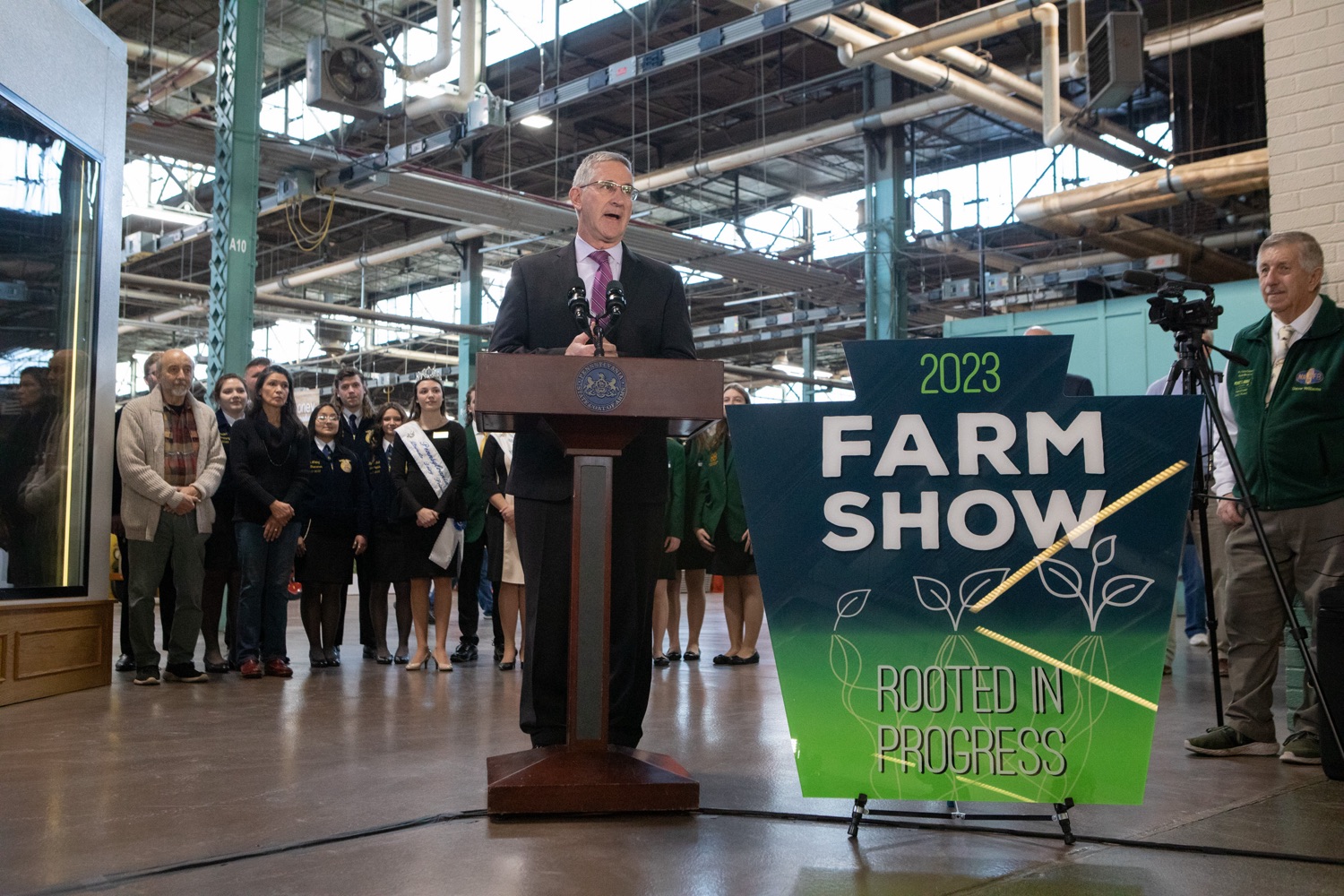 Secretary of Agriculture Russell Redding unveiled the 2023 Pennsylvania Farm Show butter sculpture. Carved from 1,000 pounds of butter, it highlights this years theme: Rooted in Progress. ..We celebrate this years theme, Rooted in Progress, by highlighting the progress made over the past eight years and the opportunity that Pennsylvanias farm families have today to innovate, diversify, and plan, said Redding. The entire commonwealth benefits from the strong roots weve cultivated for agriculture. These roots feed local economies and Pennsylvania families, they break down walls holding Pennsylvanians back, and they are a strong foundation for the future..<br><a href="https://filesource.amperwave.net/commonwealthofpa/photo/22383_Ag_ButterSculpture_ED_10.jpg" target="_blank">⇣ Download Photo</a>