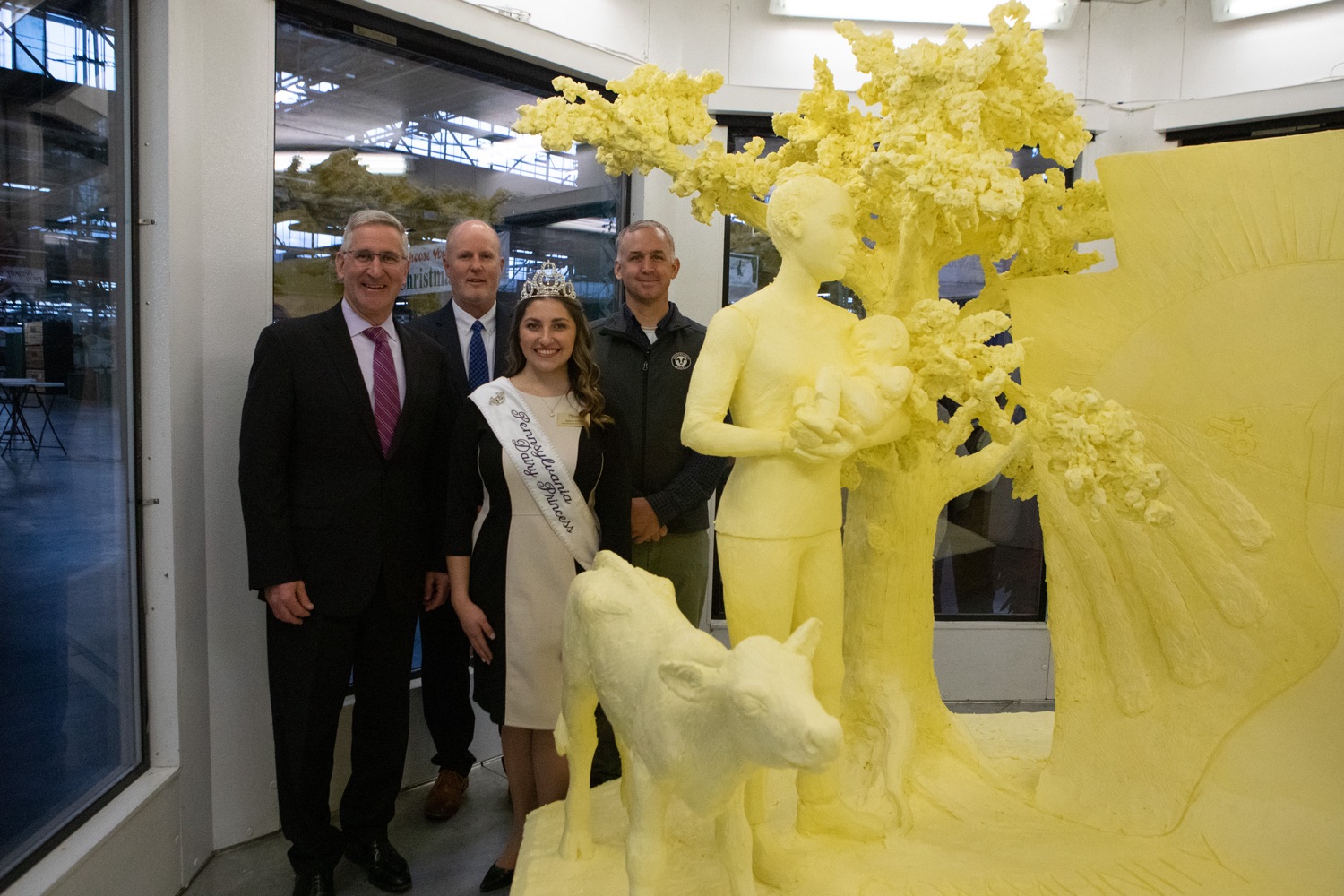 Secretary of Agriculture Russell Redding unveiled the 2023 Pennsylvania Farm Show butter sculpture. Carved from 1,000 pounds of butter, it highlights this years theme: Rooted in Progress. ..We celebrate this years theme, Rooted in Progress, by highlighting the progress made over the past eight years and the opportunity that Pennsylvanias farm families have today to innovate, diversify, and plan, said Redding. The entire commonwealth benefits from the strong roots weve cultivated for agriculture. These roots feed local economies and Pennsylvania families, they break down walls holding Pennsylvanians back, and they are a strong foundation for the future..<br><a href="https://filesource.amperwave.net/commonwealthofpa/photo/22383_Ag_ButterSculpture_ED_35.jpg" target="_blank">⇣ Download Photo</a>