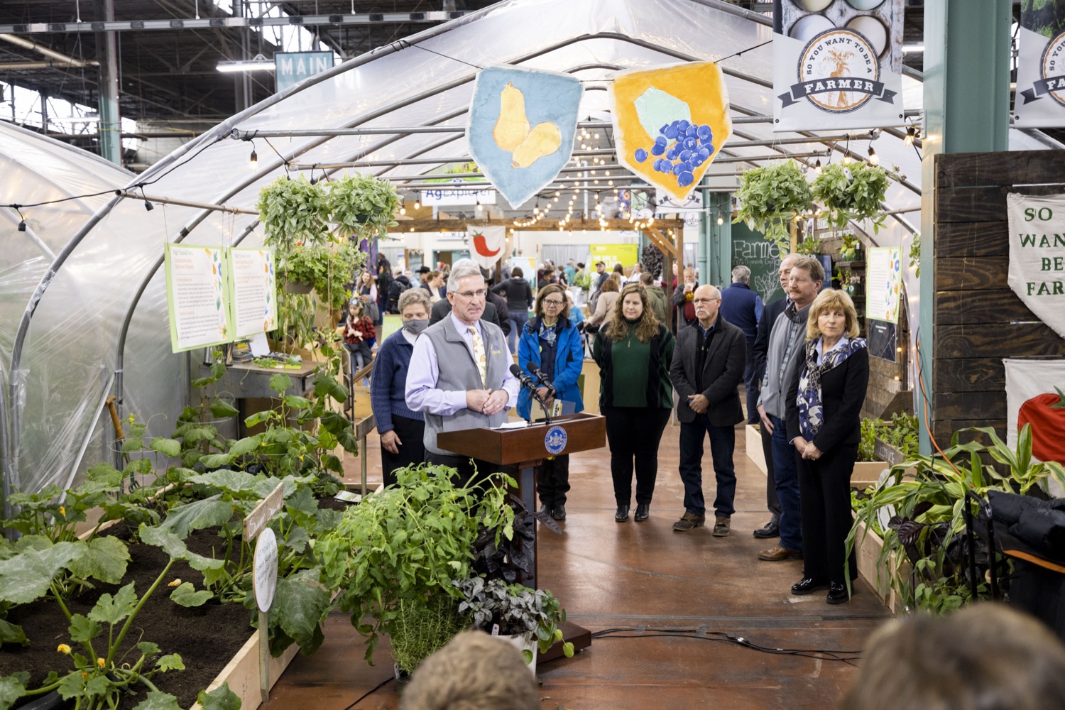 The Wolf Administration highlights the commonwealth's progress in organic sales and announces plans to continue that growth, in Harrisburg, PA on January 13, 2023.<br><a href="https://filesource.amperwave.net/commonwealthofpa/photo/22478_ag_organic_capstone_01.jpg" target="_blank">⇣ Download Photo</a>
