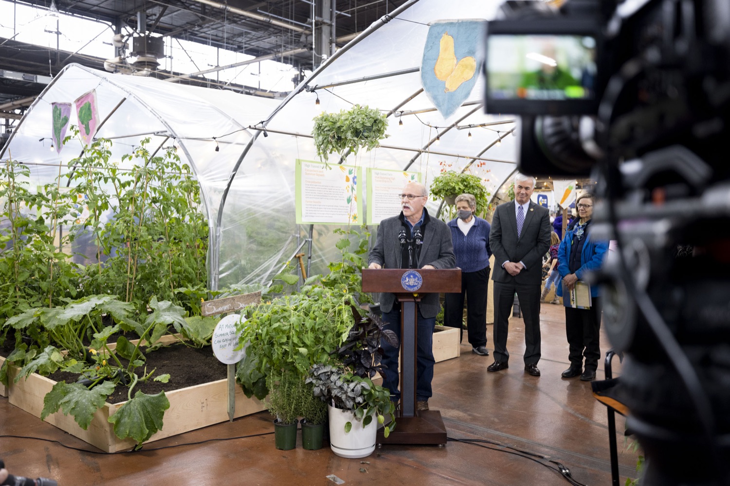 Jeff Moyer, CEO of Rodale Institute, celebrates the Wolf Administrations targeted investments to grow market opportunities for Pennsylvania farmers, including the PA Farm Bill funded PA Preferred® Organic Initiative, in Harrisburg, PA on January 13, 2023.<br><a href="https://filesource.amperwave.net/commonwealthofpa/photo/22478_ag_organic_capstone_07.jpg" target="_blank">⇣ Download Photo</a>