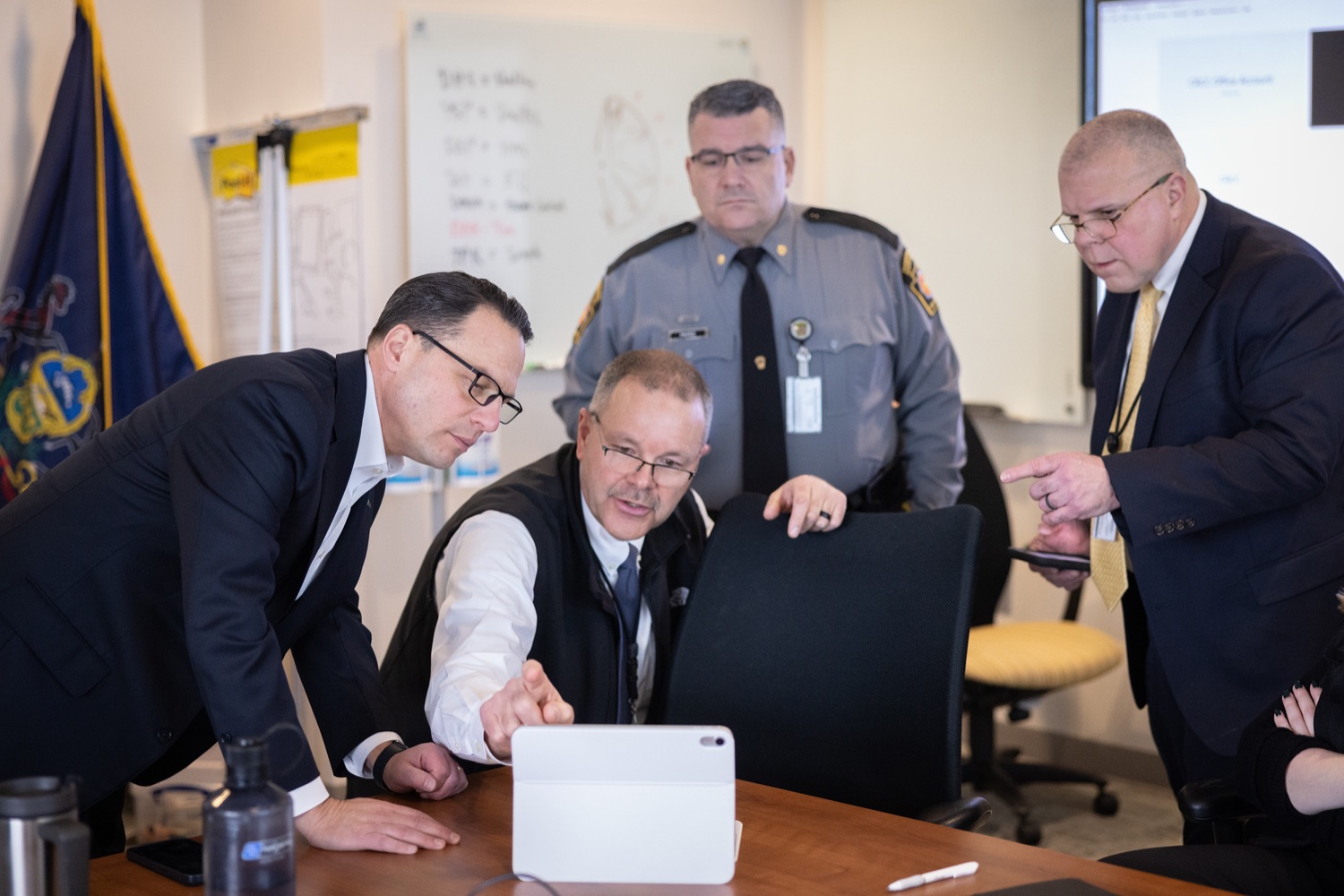Governor Shapiro consulting with PEMA Director Randy Padfield and emergency management officials before giving urgent update on East Palestine train derailment from the PEMA media center.  FEBRUARY 06, 2023 - HARRISBURG, PA<br><a href="https://filesource.amperwave.net/commonwealthofpa/photo/22620_gov_trainDerailment_dz_004.JPG" target="_blank">⇣ Download Photo</a>