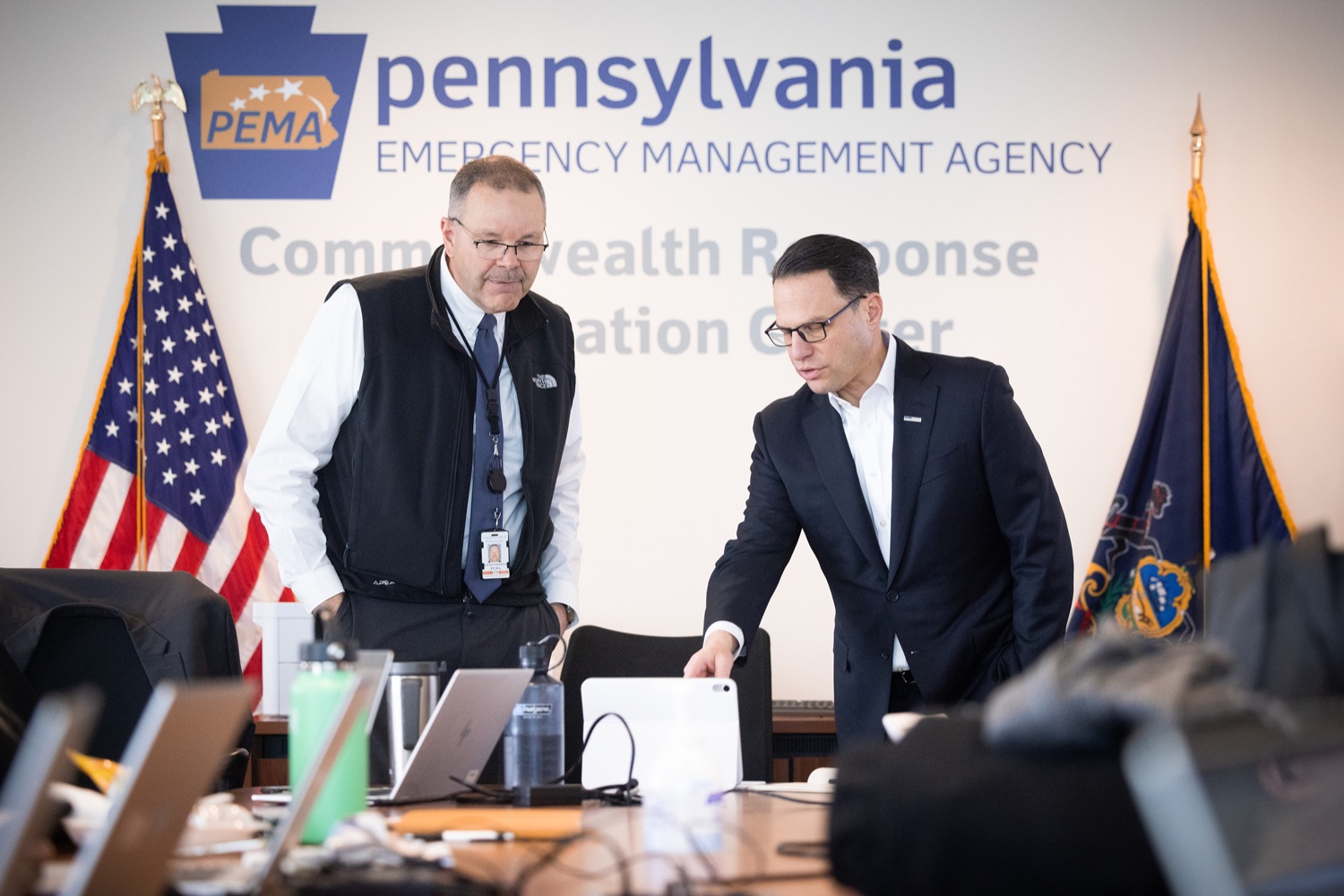 Governor Shapiro consulting with PEMA Director Randy Padfield and emergency management officials before giving urgent update on East Palestine train derailment from the PEMA media center.  FEBRUARY 06, 2023 - HARRISBURG, PA<br><a href="https://filesource.amperwave.net/commonwealthofpa/photo/22620_gov_trainDerailment_dz_008.JPG" target="_blank">⇣ Download Photo</a>