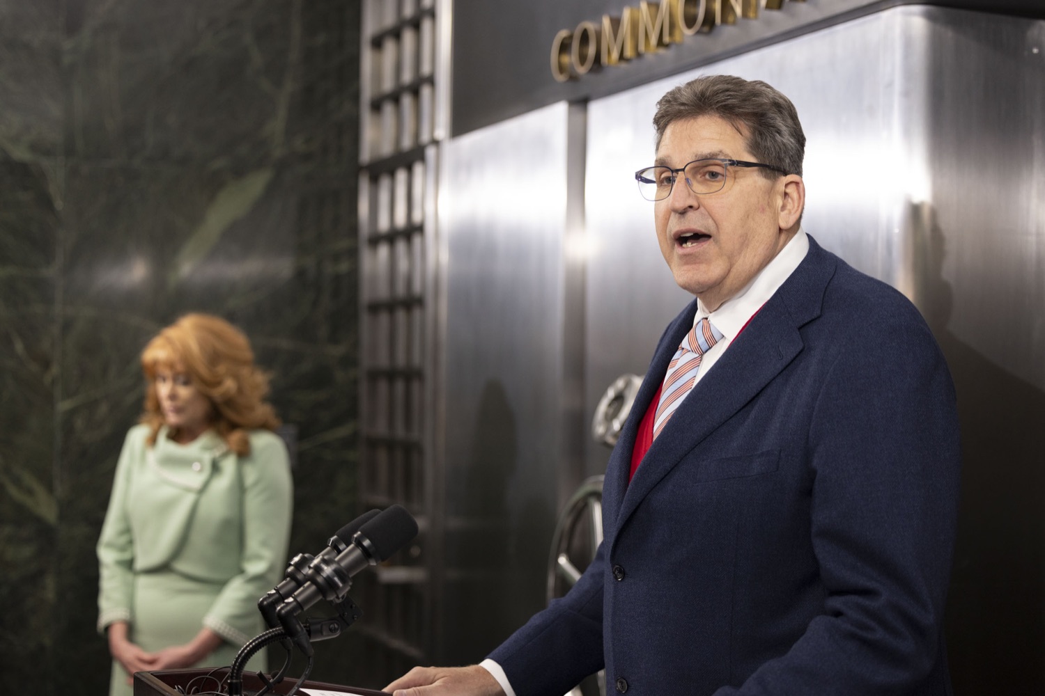 Senator John DiSanto announces legislation to automatically return unclaimed property to rightful owners, in Harrisburg, PA on March 15, 2023.<br><a href="https://filesource.amperwave.net/commonwealthofpa/photo/22711_treas_vault_cz_20.jpg" target="_blank">⇣ Download Photo</a>