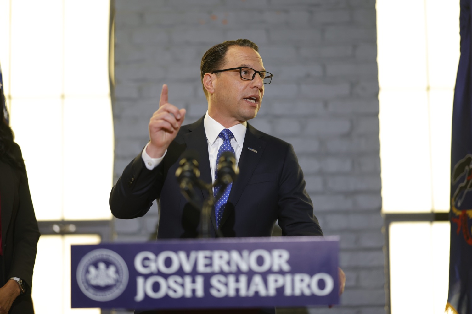 Governor Shapiro Directs Administration to Schedule Xylazine as a Controlled Substance, Taking Action Against Dangerous Drug Contributing to Opioid Overdoses<br><a href="https://filesource.amperwave.net/commonwealthofpa/photo/22967_gov_xylazine_5.jpeg" target="_blank">⇣ Download Photo</a>