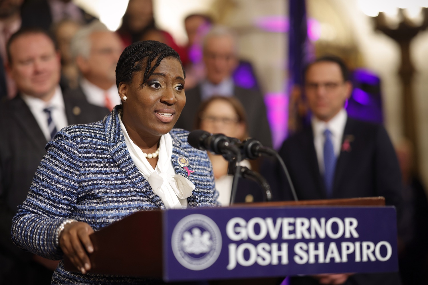 Governor Josh Shapiro signed the first bill of his Administration - Act 1 of 2023, a first-of-its-kind law in the nation that will require insurers to cover preventive breast and ovarian cancer screenings for high-risk women at no cost. MAY 01, 2023 - HARRISBURG, PA<br><a href="https://filesource.amperwave.net/commonwealthofpa/photo/23041_gov_sb8_dz_005.JPG" target="_blank">⇣ Download Photo</a>