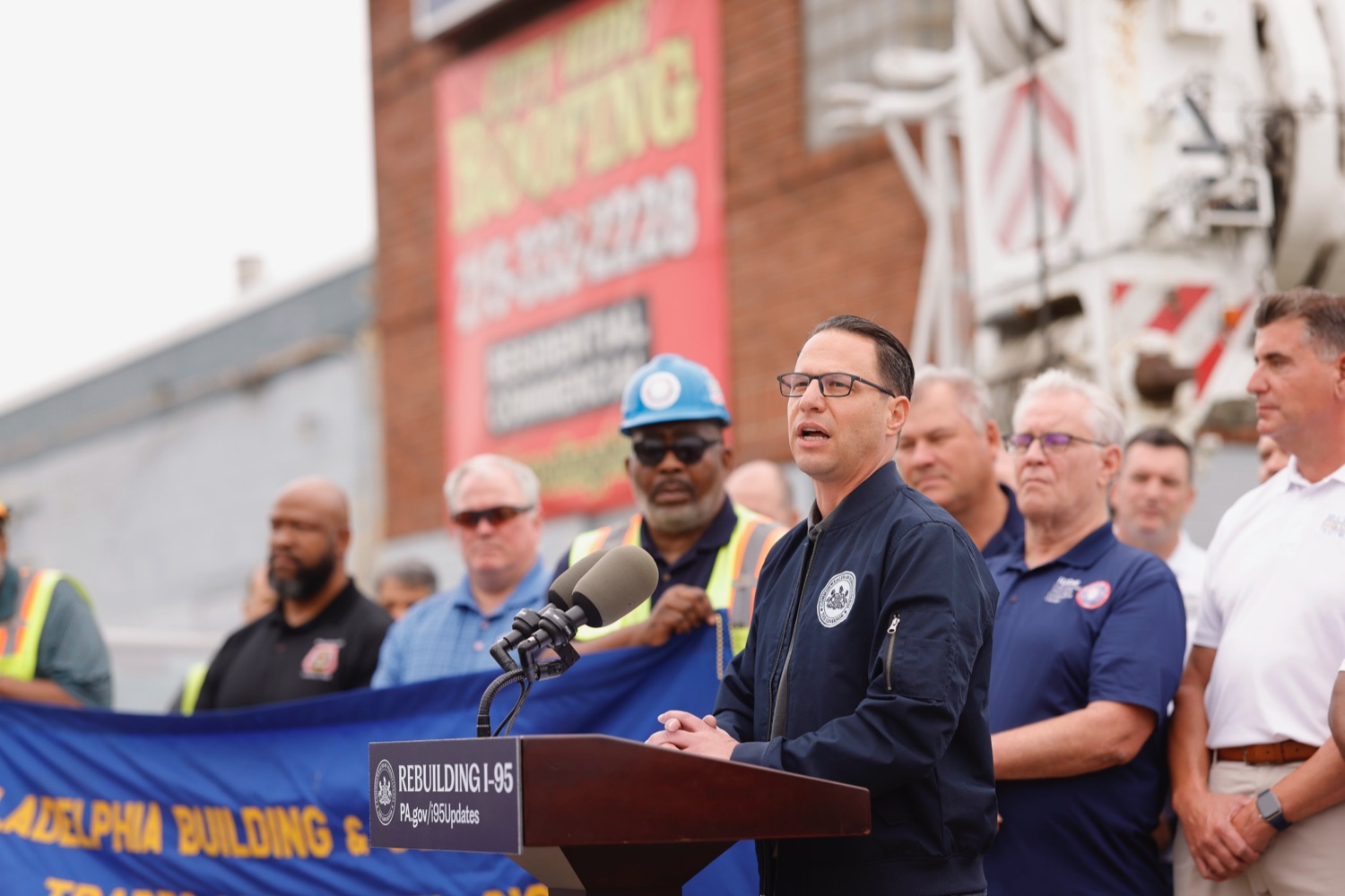 Governor Shapiro, PennDOT, Federal Highway Administration, City of Philadelphia to Provide Updates on I-95 Response<br><a href="https://filesource.amperwave.net/commonwealthofpa/photo/23256_gov_I95briefing_4.jpeg" target="_blank">⇣ Download Photo</a>