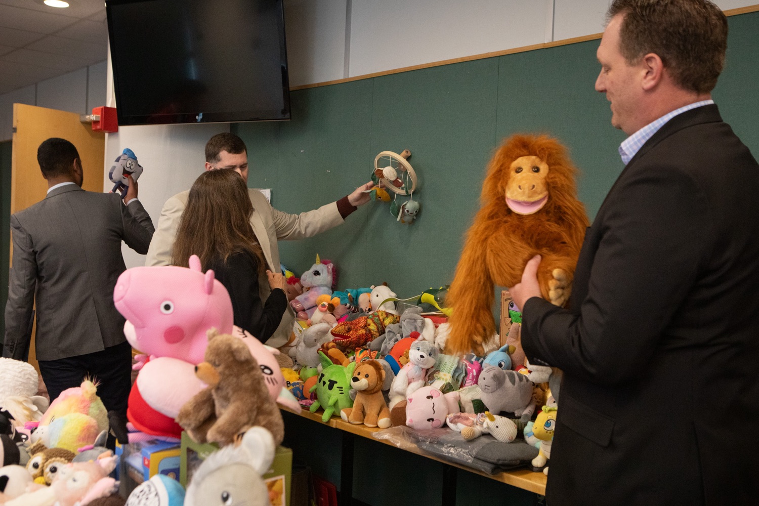 The Pennsylvania Departments of Labor & Industry (L&I) and Human Services (DHS) kicked off the 2023 holiday season Wednesday with an annual donation of stuffed toys collected throughout the year by L&I during routine safety inspections. The toys will be distributed to Pennsylvania families through DHS Holiday Wish program. . ."We inspect these stuffed toys throughout the year to ensure their safety for all children in Pennsylvania. Its become a tradition at L&I to donate the inspected toys to the Holiday Wish program because we get to brighten the holidays for a few children while reminding parents and retailers of the importance of toy safety, L&I Secretary Nancy A. Walker. I encourage any Pennsylvanian who can give a little extra this year to consider donating to a holiday charity. The joy and happiness through a simple act of kindness can lead to lifelong memories for countless Pennsylvania children.<br><a href="https://filesource.amperwave.net/commonwealthofpa/photo/24018_LI_StuffedToys_ERD_009.jpg" target="_blank">⇣ Download Photo</a>