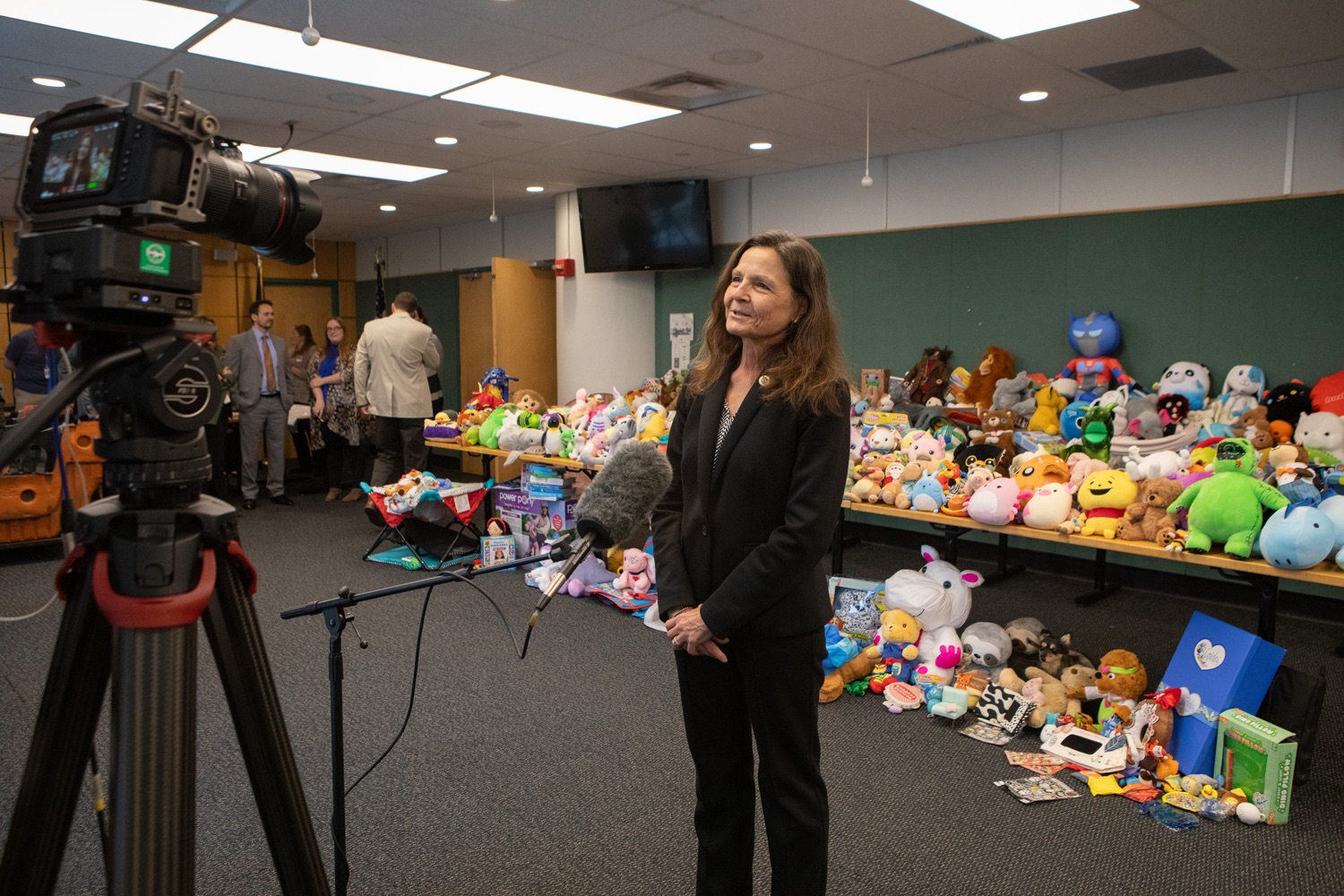 The Pennsylvania Departments of Labor & Industry (L&I) and Human Services (DHS) kicked off the 2023 holiday season Wednesday with an annual donation of stuffed toys collected throughout the year by L&I during routine safety inspections. The toys will be distributed to Pennsylvania families through DHS Holiday Wish program. . ."We inspect these stuffed toys throughout the year to ensure their safety for all children in Pennsylvania. Its become a tradition at L&I to donate the inspected toys to the Holiday Wish program because we get to brighten the holidays for a few children while reminding parents and retailers of the importance of toy safety, L&I Secretary Nancy A. Walker. I encourage any Pennsylvanian who can give a little extra this year to consider donating to a holiday charity. The joy and happiness through a simple act of kindness can lead to lifelong memories for countless Pennsylvania children.<br><a href="https://filesource.amperwave.net/commonwealthofpa/photo/24018_LI_StuffedToys_ERD_022.jpg" target="_blank">⇣ Download Photo</a>