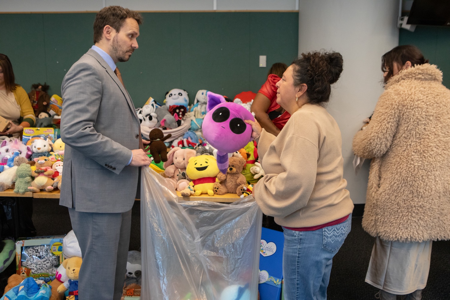 The Pennsylvania Departments of Labor & Industry (L&I) and Human Services (DHS) kicked off the 2023 holiday season Wednesday with an annual donation of stuffed toys collected throughout the year by L&I during routine safety inspections. The toys will be distributed to Pennsylvania families through DHS Holiday Wish program. . ."We inspect these stuffed toys throughout the year to ensure their safety for all children in Pennsylvania. Its become a tradition at L&I to donate the inspected toys to the Holiday Wish program because we get to brighten the holidays for a few children while reminding parents and retailers of the importance of toy safety, L&I Secretary Nancy A. Walker. I encourage any Pennsylvanian who can give a little extra this year to consider donating to a holiday charity. The joy and happiness through a simple act of kindness can lead to lifelong memories for countless Pennsylvania children.<br><a href="https://filesource.amperwave.net/commonwealthofpa/photo/24018_LI_StuffedToys_ERD_023.jpg" target="_blank">⇣ Download Photo</a>