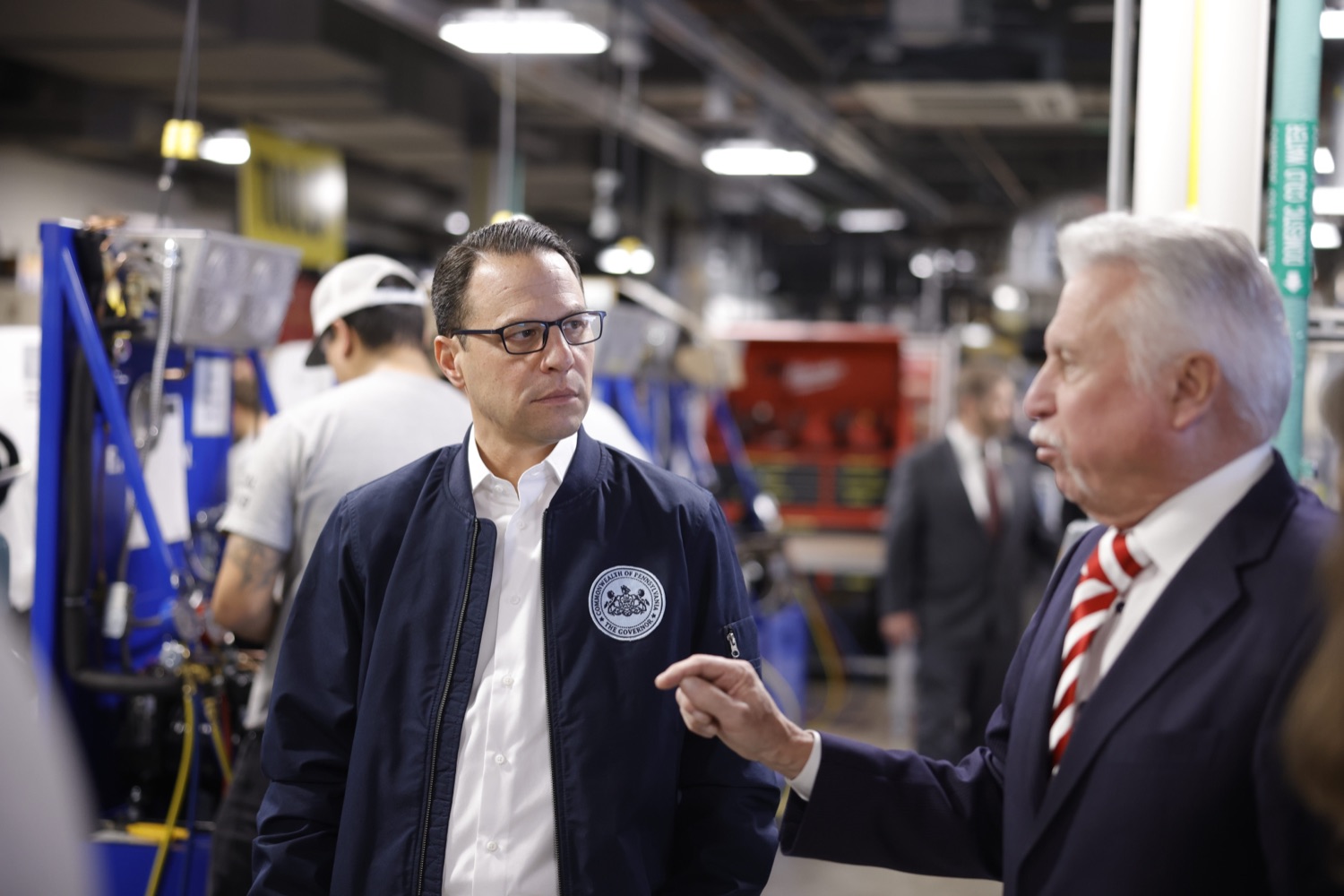 Governor Shapiro Touts Investments in Pennsylvanias Workforce, Apprenticeship Programs at Steamfitters Local 449 in Butler County<br><a href="https://filesource.amperwave.net/commonwealthofpa/photo/24063_gov_apprenticeshipWeek_06.jpeg" target="_blank">⇣ Download Photo</a>